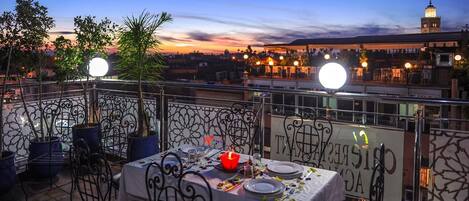 Breakfast, lunch, dinner served; local and international cuisine