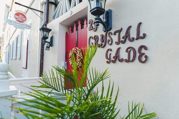 تفاصيل الفندق من الخارج