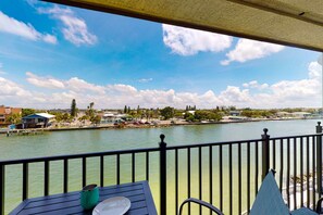 Property grounds - Stunning Decor, Outstanding Views, Private, On the Beach, Pool, Tennis, Hot Tub, Parking, & Gated. (Treasure Island)