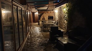 تناول الطعام بالخارج
