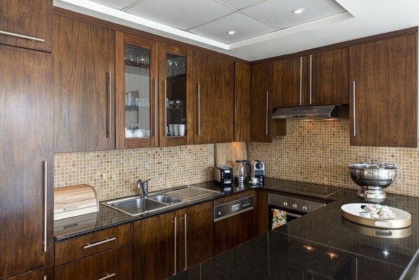Deluxe Studio | Private kitchen