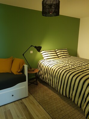 3 bedrooms, iron/ironing board, free WiFi, bed sheets
