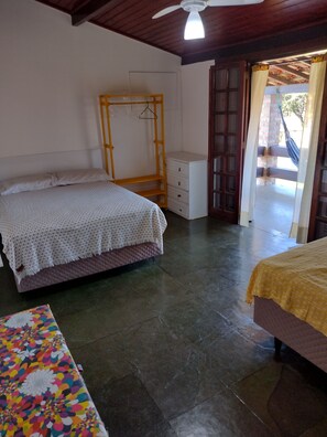 5 chambres, fer et planche à repasser, Wi-Fi gratuit