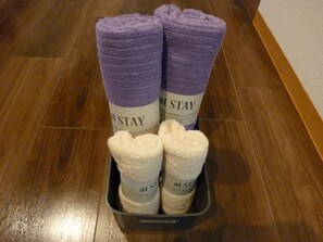 ヘアドライヤー、タオル