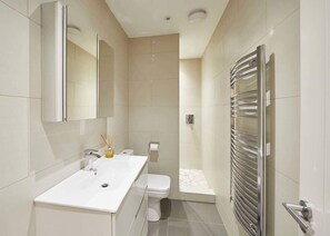 Shower, hair dryer, towels, soap - Host & Stay | Lowcross Cottage (Redcar and Cleveland)