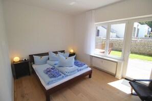 1 bedroom, iron/ironing board, free cots/infant beds, rollaway beds