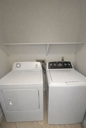 Interior - Coastal Condo, Pool View, Waterfront Access. Boat slips. Kayak launch.  (Gulf Shores)