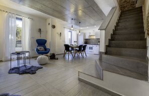 TV, fireplace, DVD player