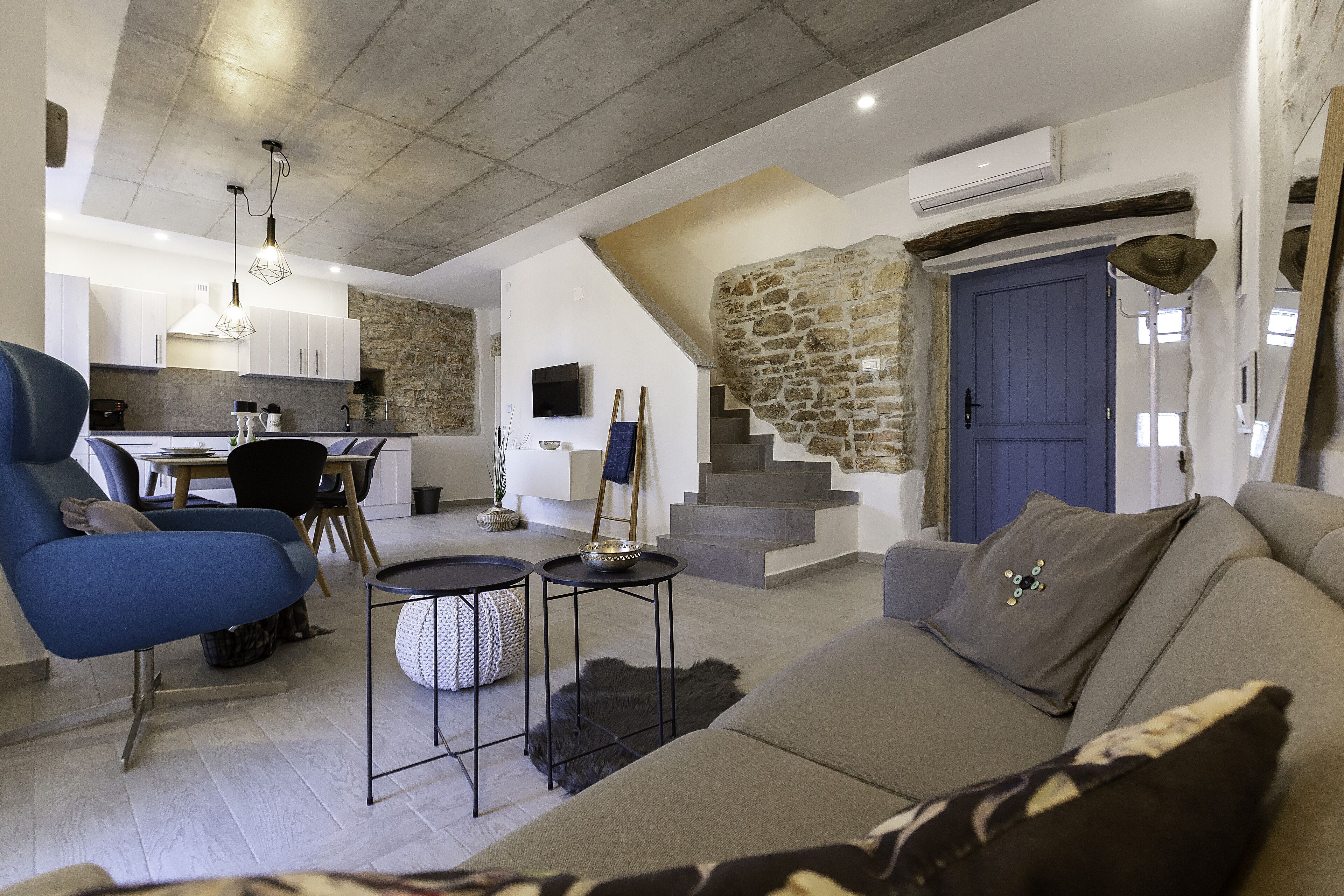 TV, fireplace, DVD player