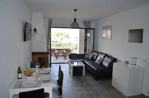 modern, newly renovated apartment in Cabo Roig, beach within walking distance