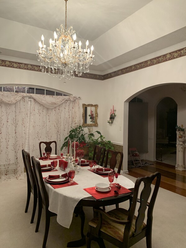 Dining - Rental Master Week 2020 Only -Close to Diamond Lake -plenty sleeping space (Hephzibah)