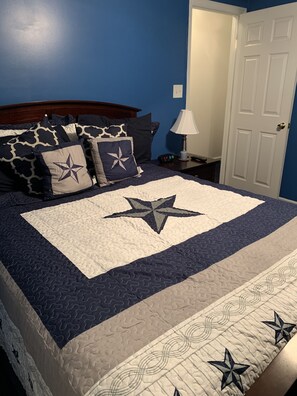 4 bedrooms, iron/ironing board, WiFi, bed sheets
