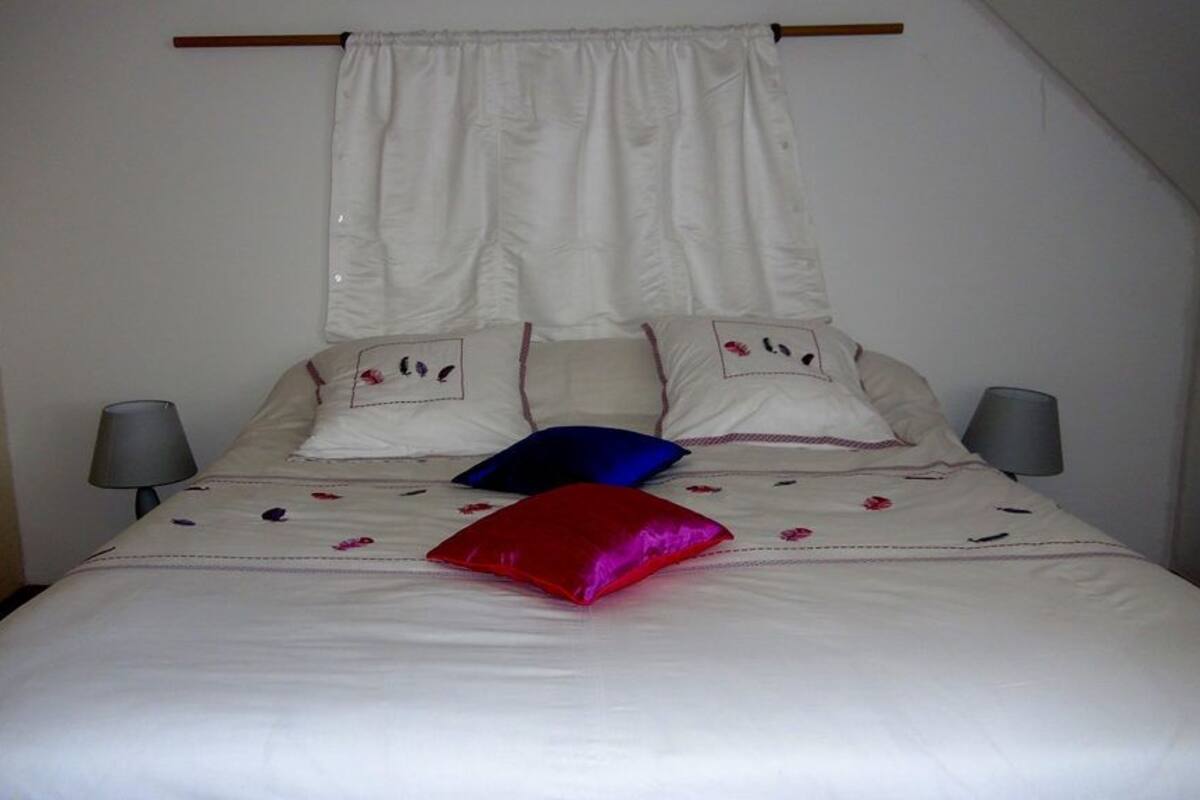 Down duvets, Select Comfort beds, minibar, soundproofing
