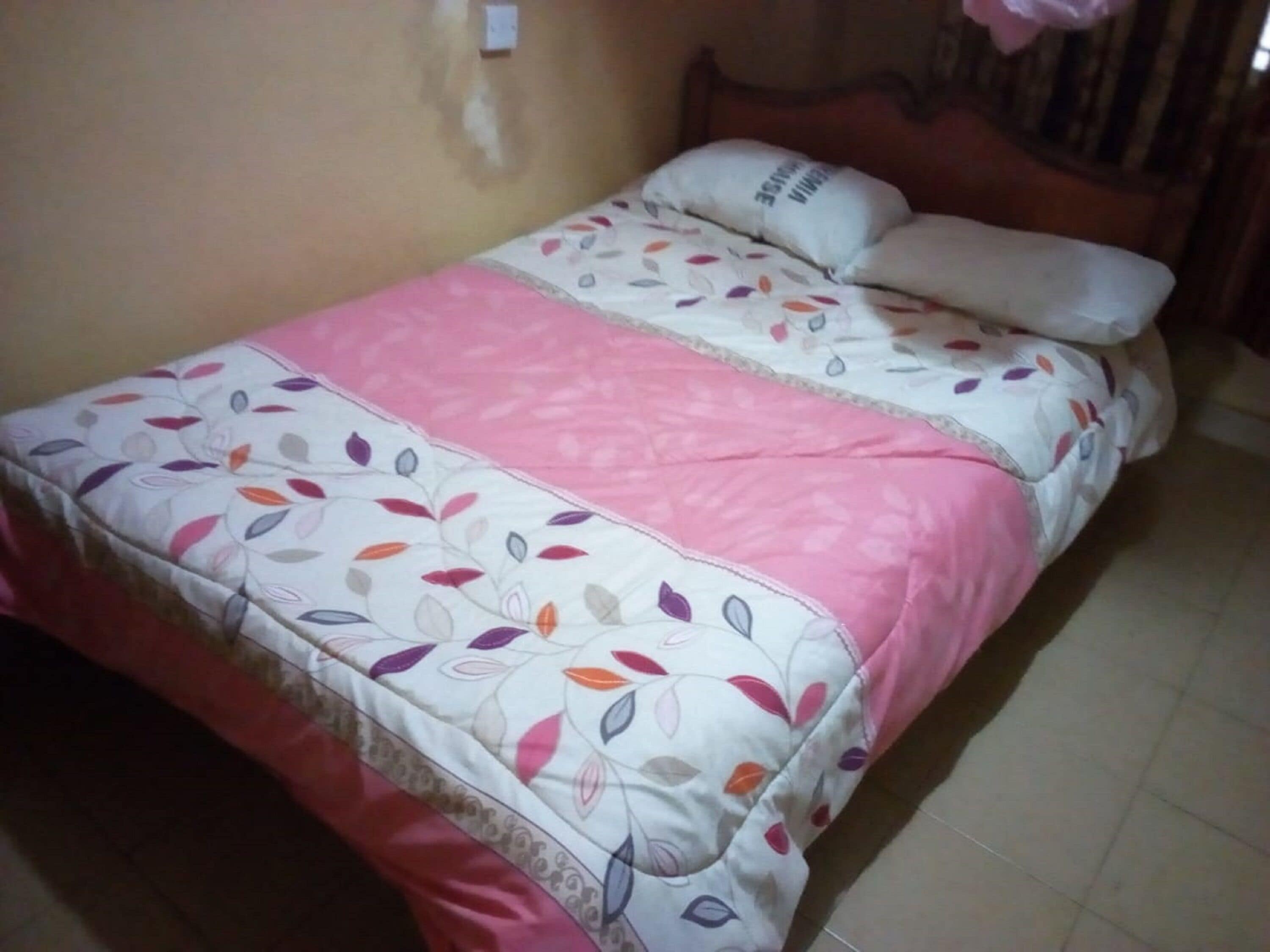 双人房 | 遮光窗帘、床单