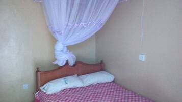 Quarto casal | Cortinas blackout, roupa de cama