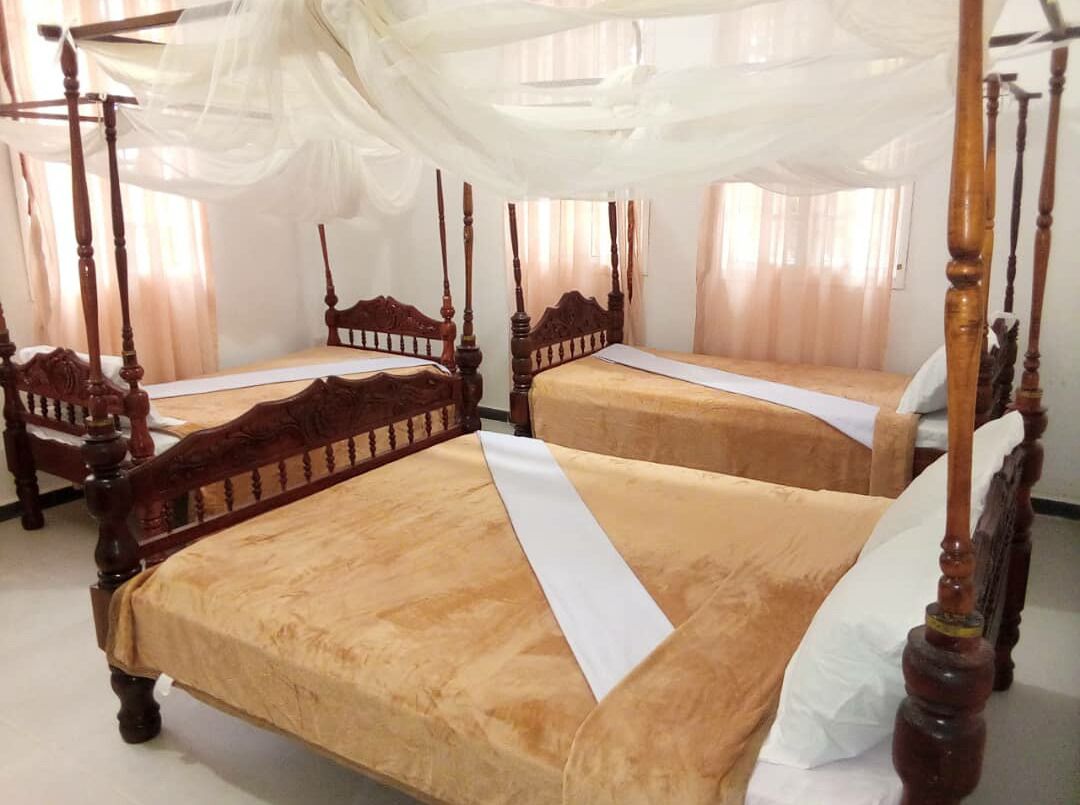 Quadruple Room | Desk, laptop workspace, free WiFi, bed sheets