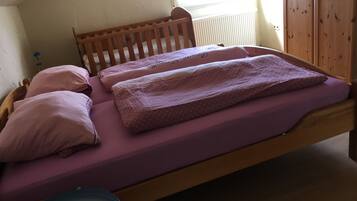 3 dormitoris, un bressol de viatge, wifi gratuïta i roba de llit