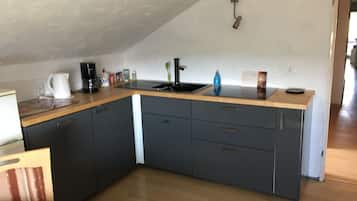 Refrigerador, horno, placa de cocina, lavavajillas