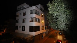 Front of property - evening/night - Capac Hotel II (Cusco)