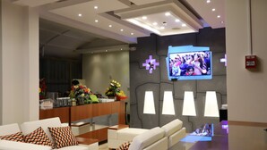 Lobby sitting area - Capac Hotel II (Cusco)