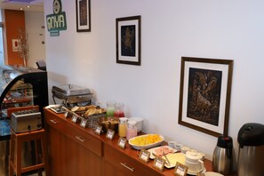 Free daily buffet breakfast - Capac Hotel II (Cusco)