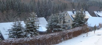 Cable car, lift, slopes, ski schools are within walking distance. Family friendly
