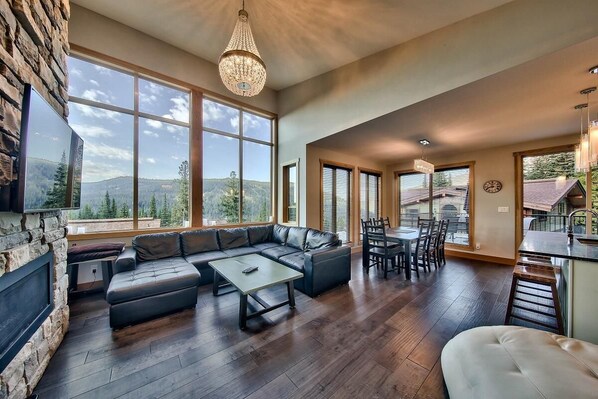 Smart TV, fireplace, DVD player