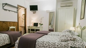 Triple Room | WiFi (free) - Villa Blu (Frascati)