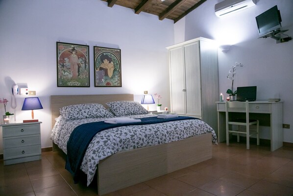 Double or Twin Room | Free WiFi