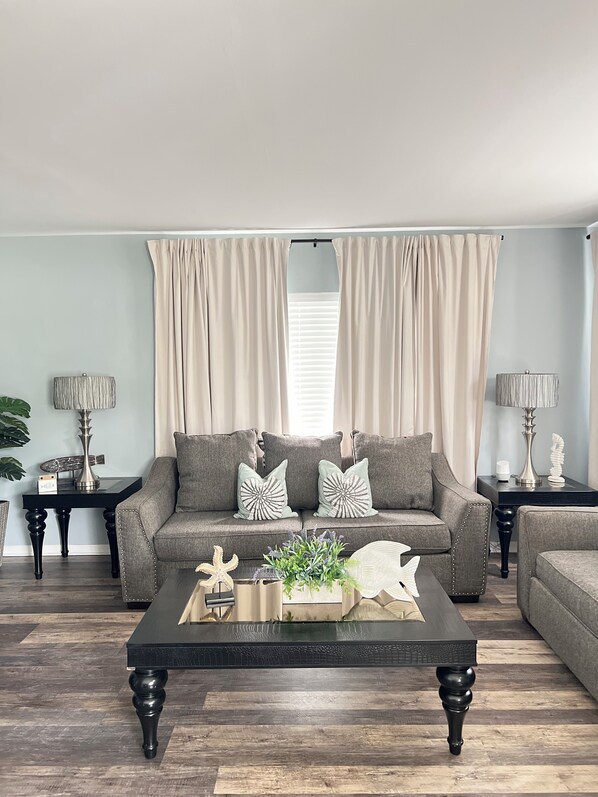 Smart TV, stereo - TAMPA !! 10min from de airport, 5 min James Stadium, 1 hour Disney 10 min Amelia (Tampa)