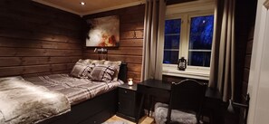 4 habitaciones, escritorio, tabla de planchar con plancha y wifi gratis