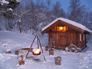 Property grounds - Beautiful cabin with sauna & Jacuzzi with wonderful view in idyllic Malangen (Mestervik)