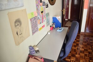 公寓, 2 間臥室 | 2 間臥室、書桌、遮光布/窗簾、免費無線上網