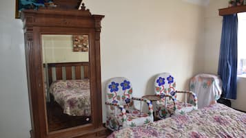 Apartment, 2 Bedrooms | 2 bedrooms, desk, blackout curtains, free WiFi