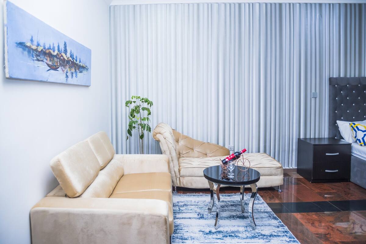 Televisión LCD 32 pulgadas con canales de televisión vía satélite