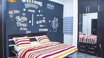 Rom – deluxe | Skrivebord, wi-fi (inkludert) og sengetøy