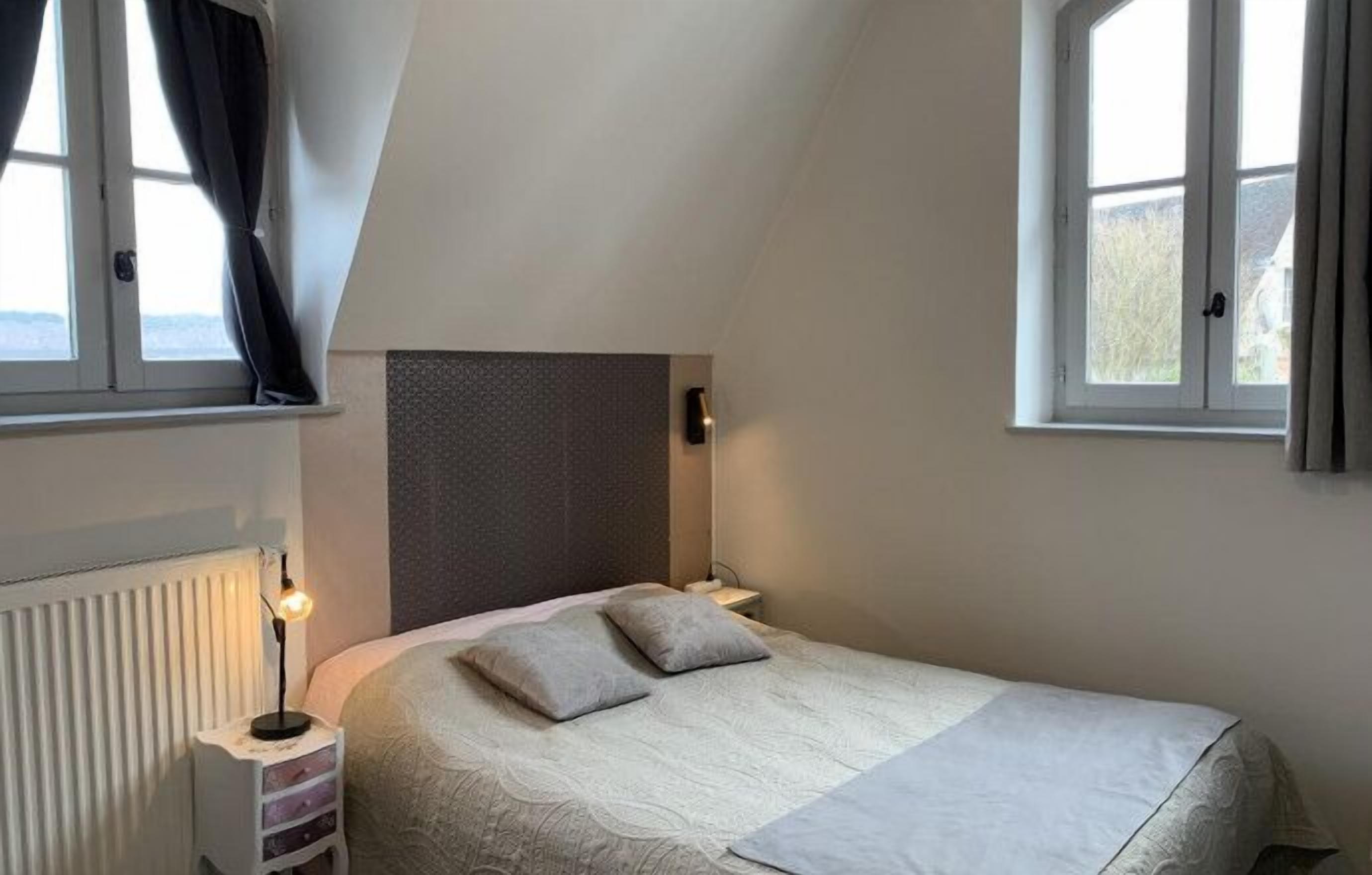 2 chambres, fer et planche à repasser, Wi-Fi gratuit, draps fournis