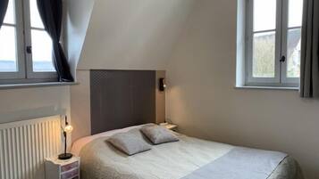 2 chambres, fer et planche à repasser, Wi-Fi gratuit, draps fournis