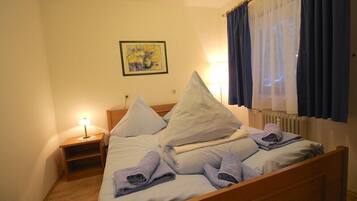 Apartment, 1 Bedroom, Balcony (Wank) | 1 bedroom, iron/ironing board, free WiFi, bed sheets