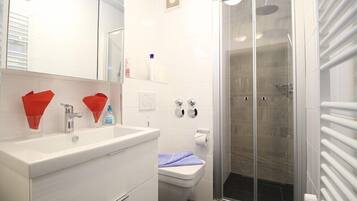 Apartment, 1 Bedroom, Balcony (Wank) | Bathroom | Shower, hair dryer, towels, toilet paper