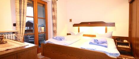 Appartement, 1 slaapkamer, balkon (Alpenrose) | 1 slaapkamer, een strijkplank/strijkijzer, gratis wifi, beddengoed