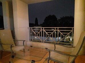 Mount Royal 09 Large 1 bed with Balcony | Terrace/patio