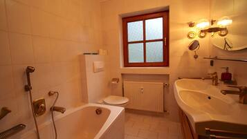Apartment, 2 Bedrooms, Patio, Mountain View (Chalet Adriana) | Deep-soaking bathtub