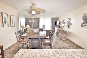 Condo, 2 Bedrooms | Dining