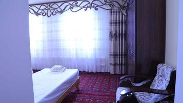 Soundproofing, free WiFi