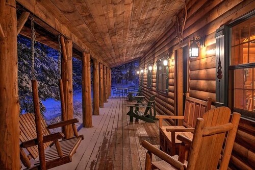 Charming Adirondack Log Cabin PRIVATE BEACH ACCESS to Mirror Lake