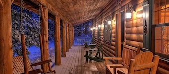 Charming Adirondack Log Cabin PRIVATE BEACH ACCESS to Mirror Lake