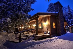 Exterior - Charming Adirondack Log Cabin PRIVATE BEACH ACCESS to Mirror Lake (Lake Placid)