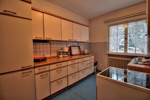 公寓, 2 間臥室, 庭院, 地面層 (Noris) | 私人廚房 | 電冰箱、微波爐、烤箱、爐台