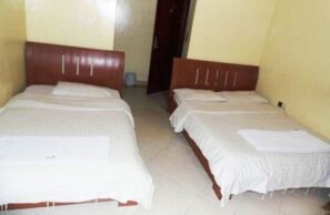 Double Room | Desk, free WiFi, bed sheets - Embonga Dream City Resort (Kisii)